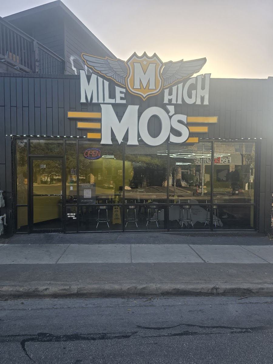 Mile High Mo's Austin - First Class Food